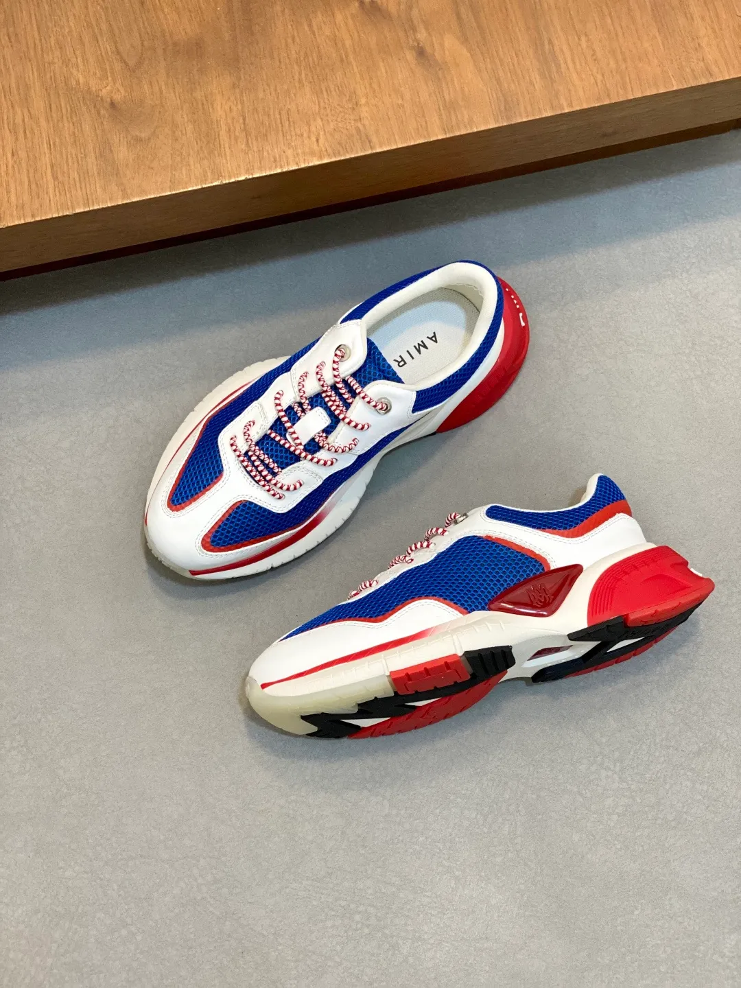 💰740 AMIRI's new men's casual sports shoes, made of first-layer cowhide leather uppers and spliced ​​with original breathable mesh, rich in three-dimensionality, contrasting color design, simple style, fashionable and sporty, breathable mesh lining, original ultra-light outsole, a must-have item for daily leisure! Size: 38-45 (38, 45 customized)